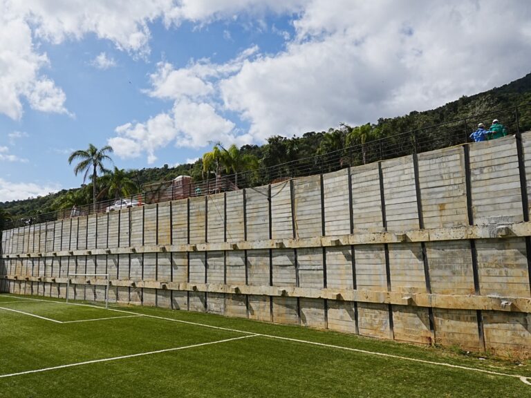 dg-recon-engenharia-Muro em Perfil Metálico